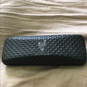 Younique fiber mascara